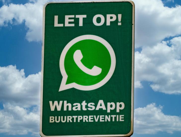 Bord met opschrift: Let op! WhatsApp Buurtpreventie